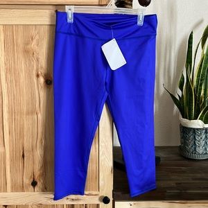 NWT Fabletics capri size L